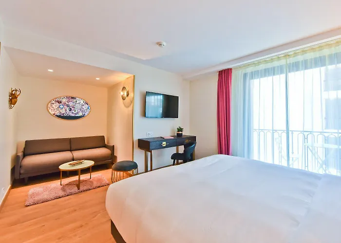 La Port D'antibes & Hotel