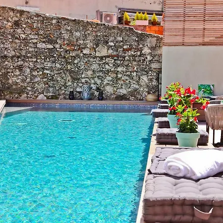 La Port D'antibes & Готель