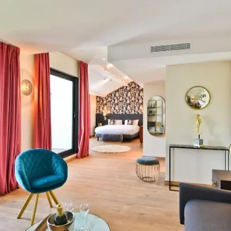 La Port D'antibes & Otel