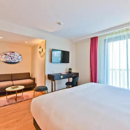 La Port D'antibes & Готель 4*