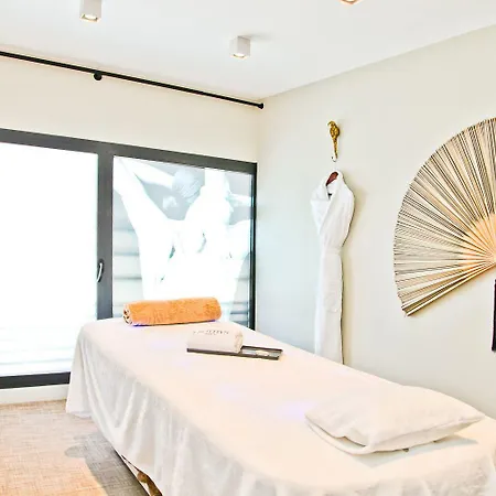 La Port D'antibes & Готель Антіб