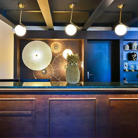 Готель La Port D'antibes & Антіб