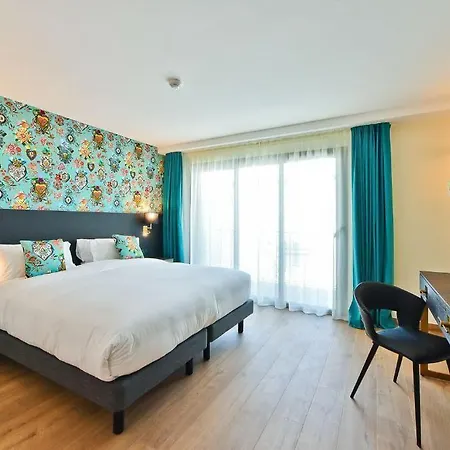 Готель La Port D'antibes &