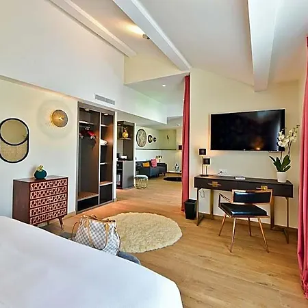 La Port D'antibes & Otel 4*