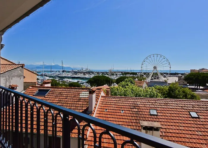 La Port D'antibes & Antibes