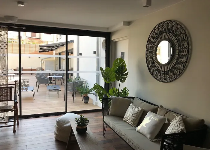 La Port D'antibes & Hotell Antibes