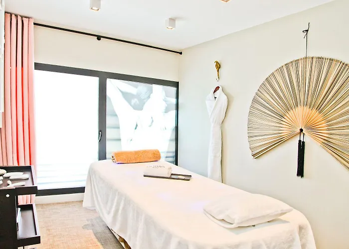 La Port D'antibes & Hotell Antibes