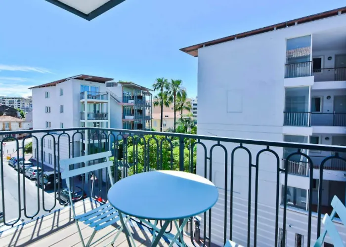 La Port D'antibes & Ξενοδοχείο